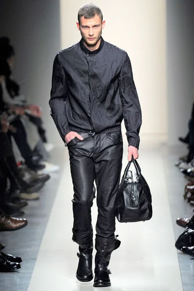 Look 13